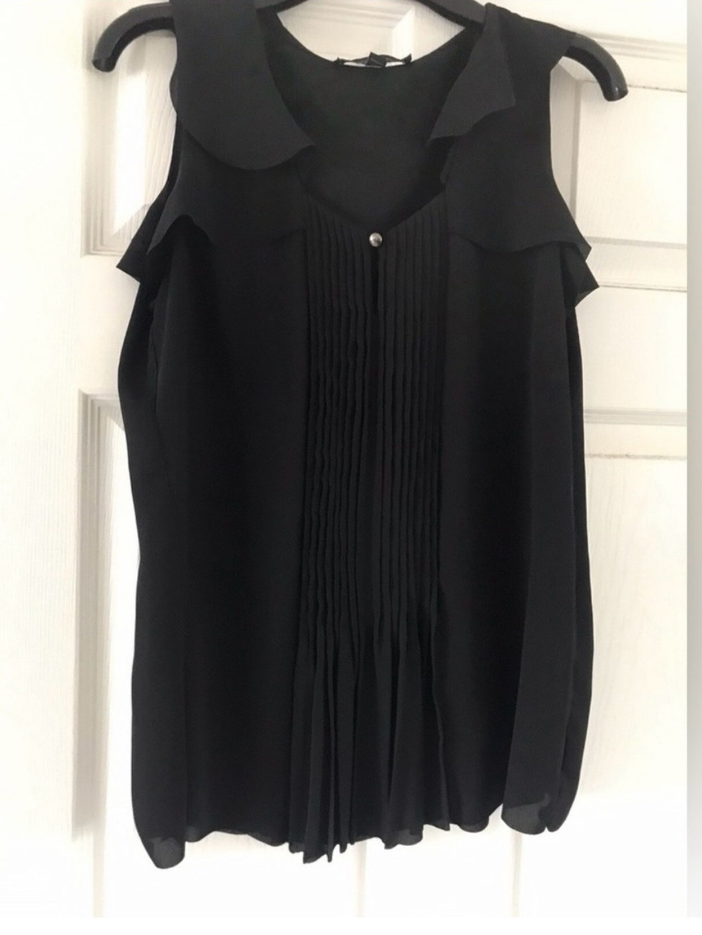 Banana Republic Black Ruffle Pleated Blouse Sleeveless Top L